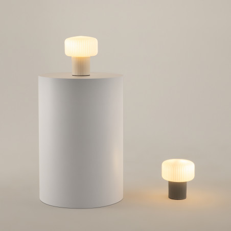 Lampa stołowa szklana beżowa MOD404TL-01BG z serii Omaggio - Lampy Maytoni